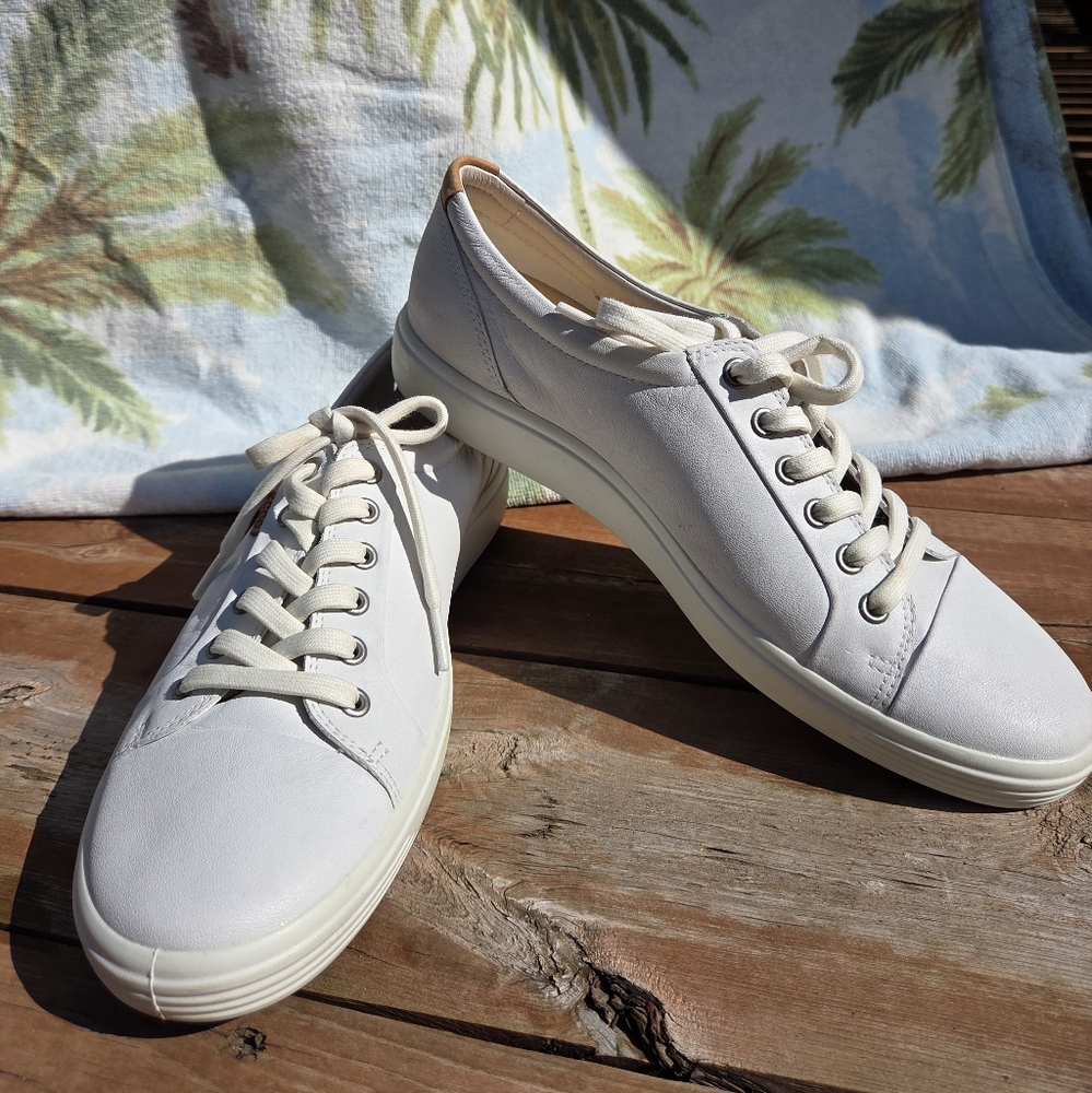 Ecco Womens White Lace Up Sneakers Size 42